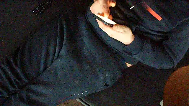 Snapshot of kiksnap-meistro5 chatting on February 13, 6:08 pm kiksnap-meistro5 online show from February 13, 6:08 pm