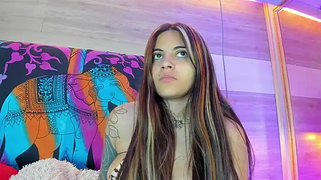 Cori Paige online show from May 17, 4:23 am