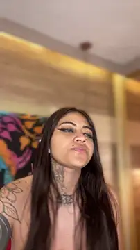 Snapshot of Cori_Paige chatting on December 18, 5:01 am Cori Paige online show from December 18, 5:01 am