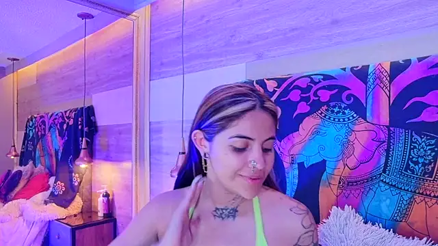 Cori Paige online show from March 26, 4:00 am