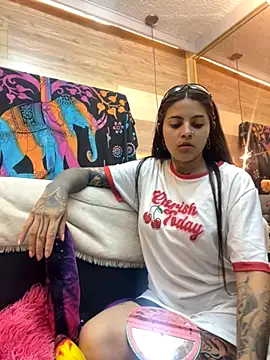 Snapshot of Cori_Paige chatting on December 4, 10:20 pm Cori Paige online show from December 4, 10:20 pm