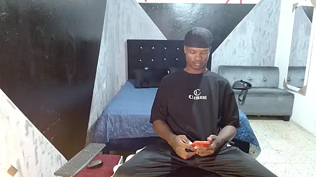 MiguelAngelxl online show from January 19, 7:34 am