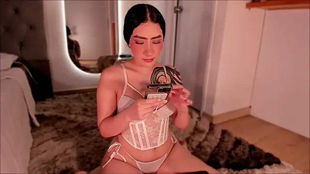 Lexie-red online show from April 14, 10:15 pm