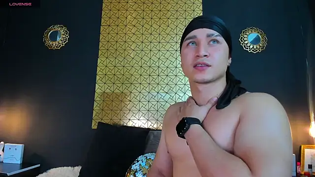 Snapshot of francesco_evan chatting on January 24, 9:04 pm francesco evan online show from January 24, 9:04 pm