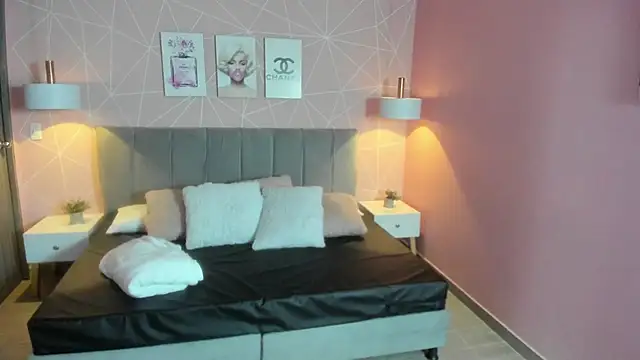 Snapshot of zara__sweet chatting on April 23, 2:19 pm zara sweet online show from April 23, 2:19 pm