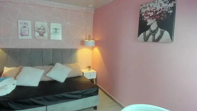 Snapshot of zara__sweet chatting on May 5, 3:26 pm zara sweet online show from May 5, 3:26 pm