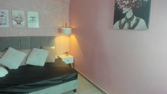 Snapshot of zara__sweet chatting on May 6, 1:48 pm zara sweet online show from May 6, 1:48 pm