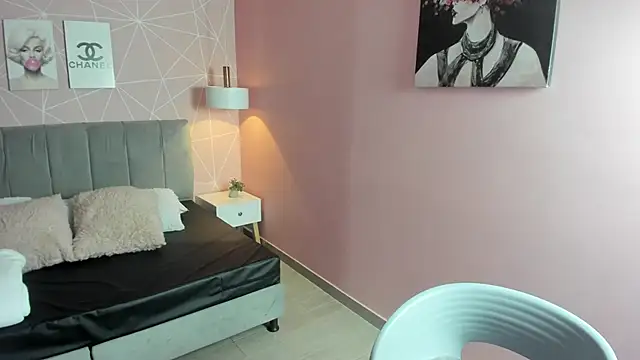 Snapshot of zara__sweet chatting on June 1, 1:55 pm zara sweet online show from June 1, 1:55 pm