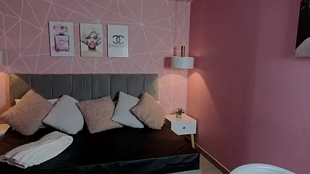Snapshot of zara__sweet chatting on May 25, 1:21 pm zara sweet online show from May 25, 1:21 pm