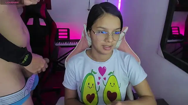 jessi and boy online show from March 1, 7:14 pm