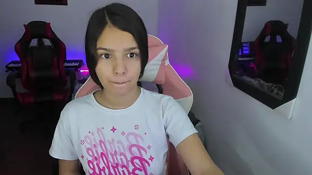 jessi and boy online show from December 2, 7:15 pm