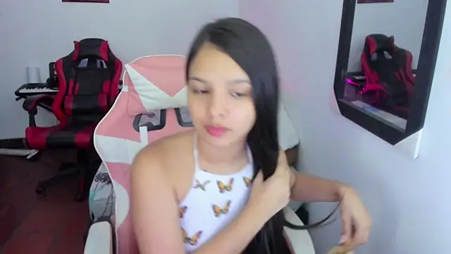 jessi and boy online show from January 11, 11:11 pm