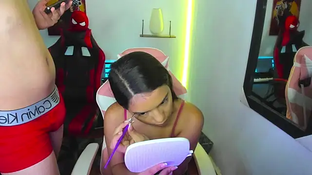 jessi and boy online show from February 7, 4:15 pm