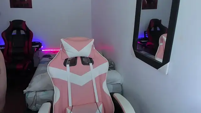 jessi and boy online show from January 12, 11:09 pm