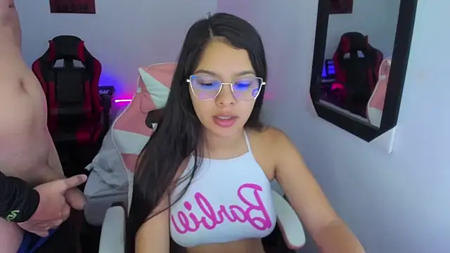 jessi and boy online show from January 7, 3:17 pm