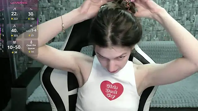 Snapshot of MissMiaCutie chatting on October 13, 1:45 pm MissMiaCutie online show from October 13, 1:45 pm