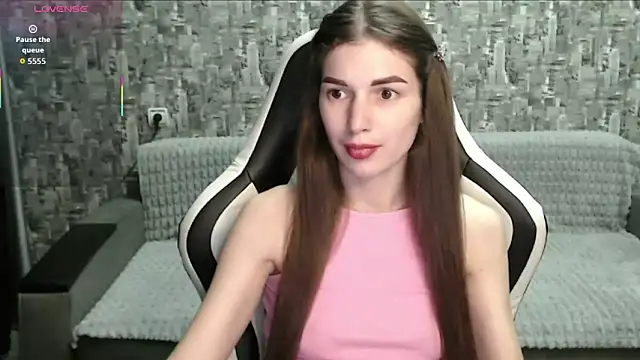 Snapshot of MissMiaCutie chatting on October 16, 1:30 pm MissMiaCutie online show from October 16, 1:30 pm