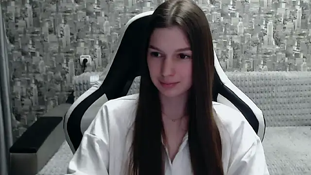 Snapshot of MissMiaCutie chatting on February 23, 5:07 pm MissMiaCutie online show from February 23, 5:07 pm