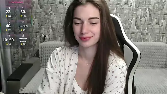 Snapshot of MissMiaCutie chatting on October 18, 11:34 am MissMiaCutie online show from October 18, 11:34 am