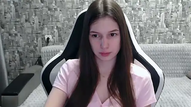 Snapshot of MissMiaCutie chatting on February 11, 11:42 am MissMiaCutie online show from February 11, 11:42 am