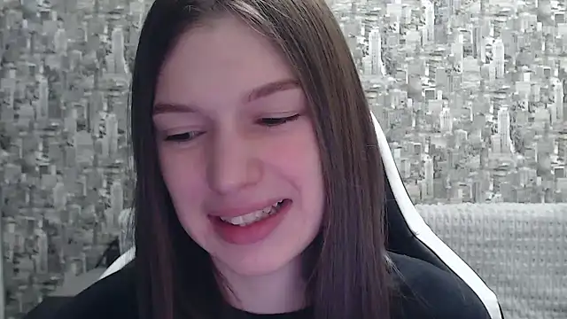 Snapshot of MissMiaCutie chatting on February 10, 11:36 am MissMiaCutie online show from February 10, 11:36 am