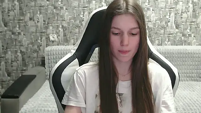 Snapshot of MissMiaCutie chatting on March 21, 6:07 pm MissMiaCutie online show from March 21, 6:07 pm