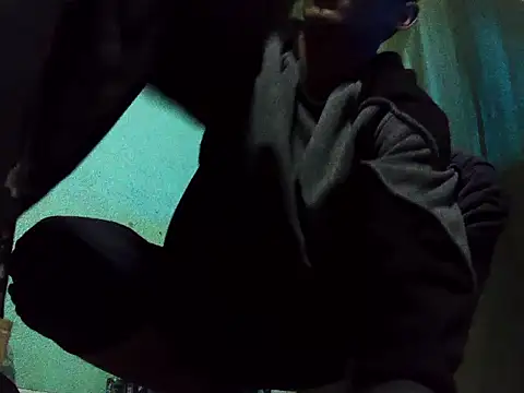 andrescaraballo online show from November 10, 3:22 am