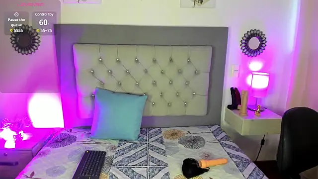 Kylie2211 online show from March 19, 11:17 am