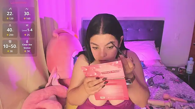 Kylie2211 online show from June 9, 2:12 am