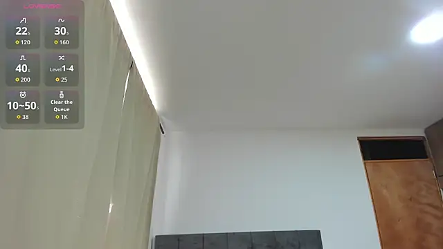 Kylie2211 online show from April 29, 5:06 pm
