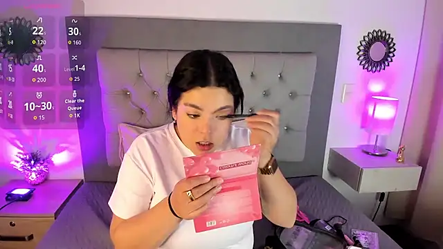 Kylie2211 online show from October 10, 3:18 am