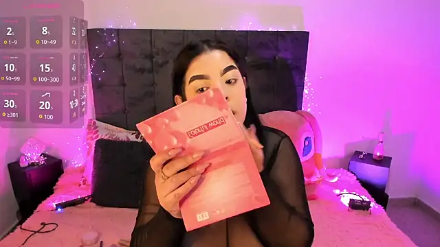 Kylie2211 online show from October 21, 2:00 am