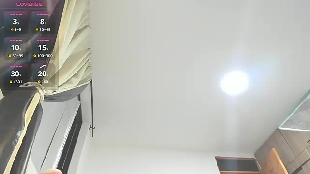 Kylie2211 online show from May 26, 2:31 am