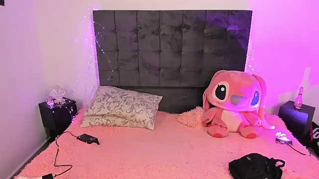 Kylie2211 online show from October 24, 3:16 am