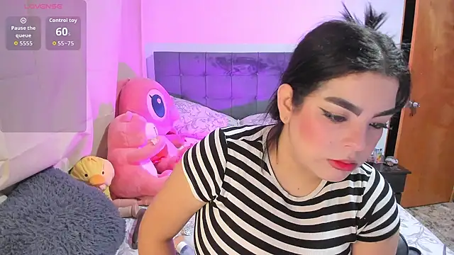 Kylie2211 online show from March 5, 2:08 am