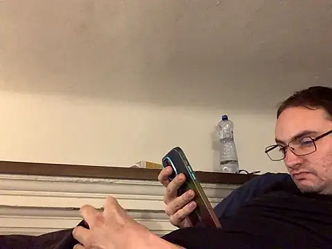 Snapshot of Hebrewhammers42 chatting on December 2, 9:01 pm Hebrewhammers42 online show from December 2, 9:01 pm