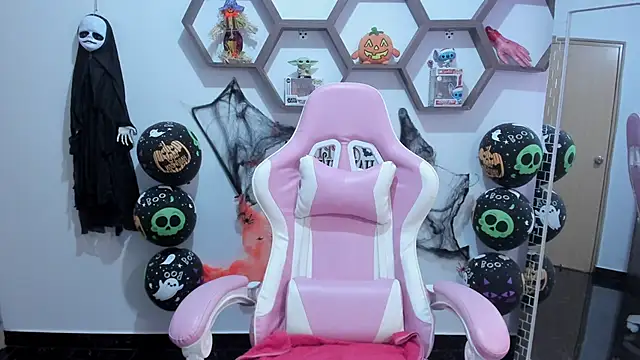 SharonSander online show from October 30, 8:39 pm