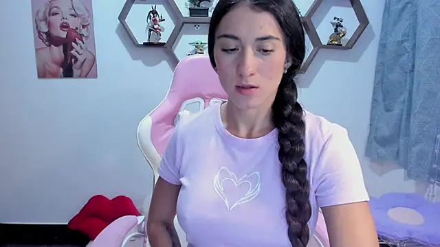 SharonSander online show from February 4, 11:55 pm