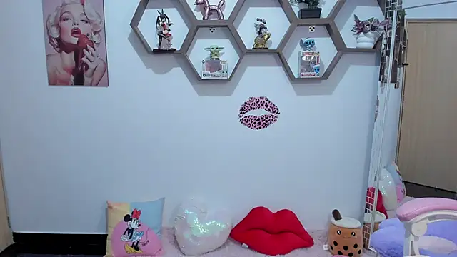 SharonSander online show from March 7, 7:41 am