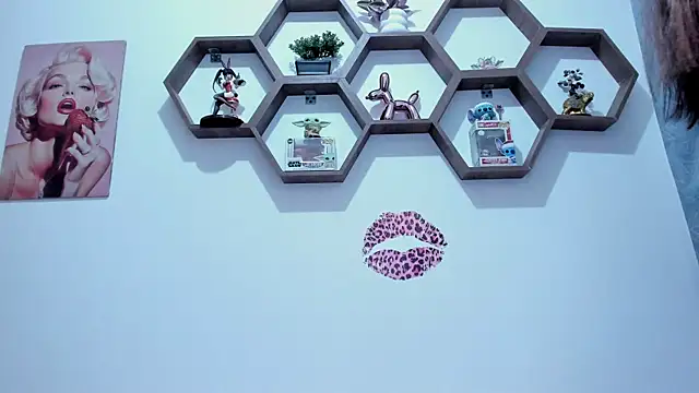 SharonSander online show from January 10, 7:31 pm