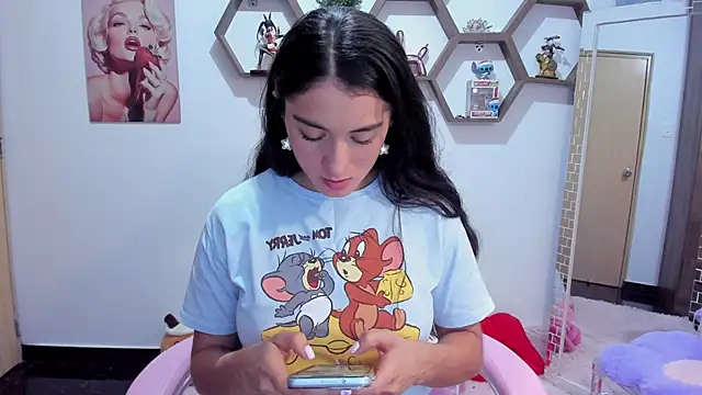 SharonSander online show from April 7, 9:38 pm