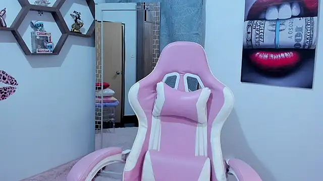 SharonSander online show from March 3, 11:01 pm