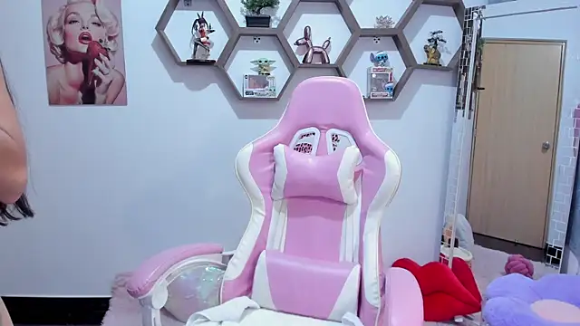 SharonSander online show from May 15, 11:03 pm