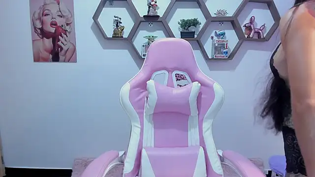 SharonSander online show from November 11, 9:09 pm