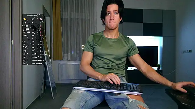 ChristianLevine  online show from March 7, 4:41 am