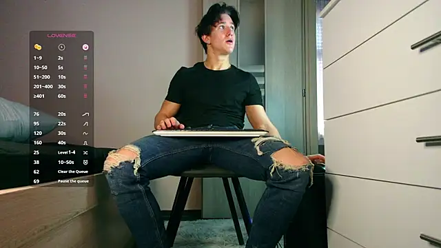 ChristianLevine  online show from April 10, 6:20 am