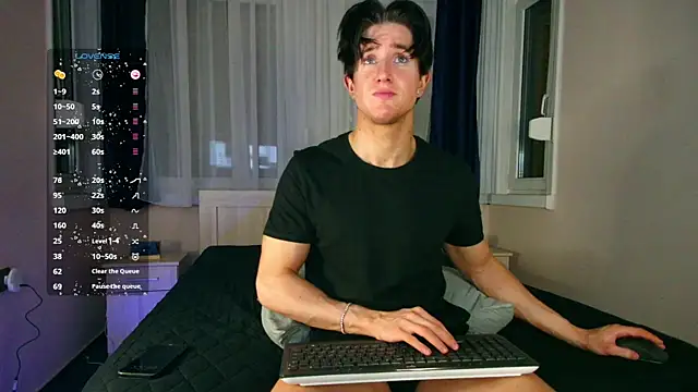 ChristianLevine  online show from April 14, 8:36 pm