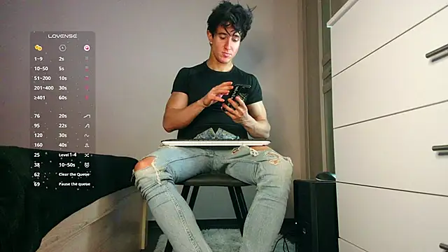 ChristianLevine  online show from March 29, 7:32 am