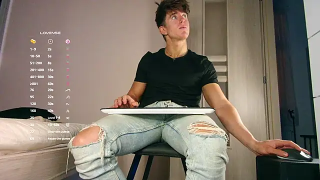 ChristianLevine  online show from December 4, 7:35 pm