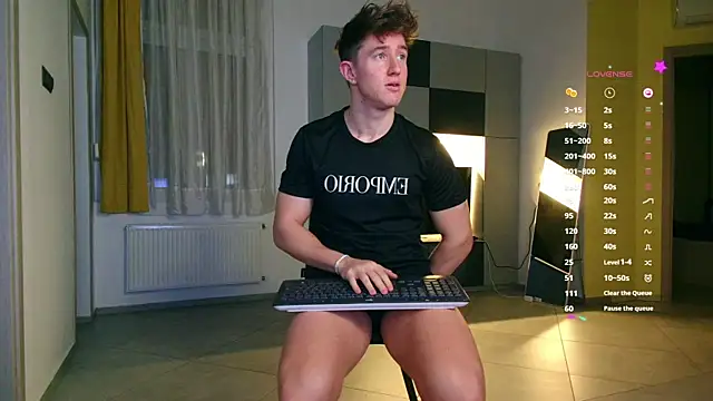 ChristianLevine  online show from October 18, 7:16 pm